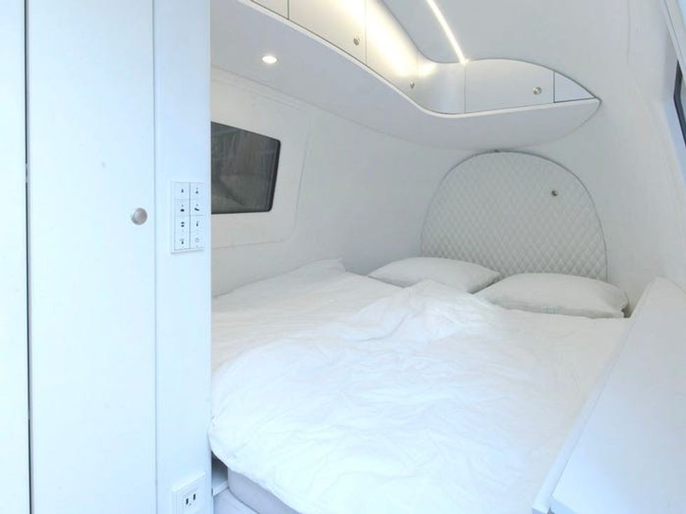 5eeb9d751918241dc158e083