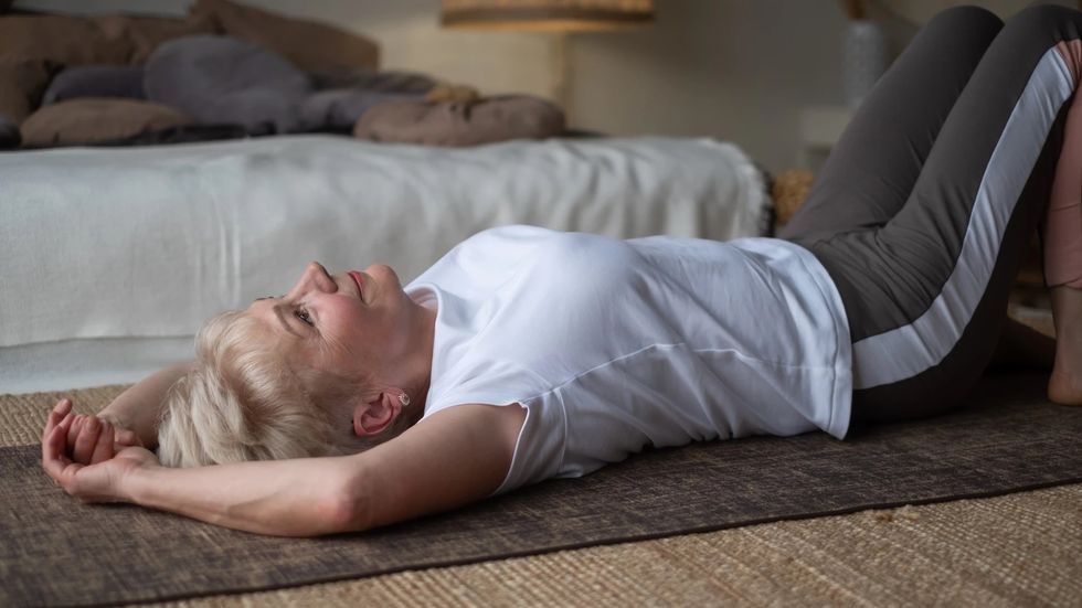 6 Senior sporty woman practicing