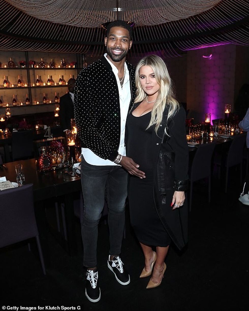 60242195 11011753 New addition Khloe Kardashian is set to welcome a second child w a 33 1657766846663