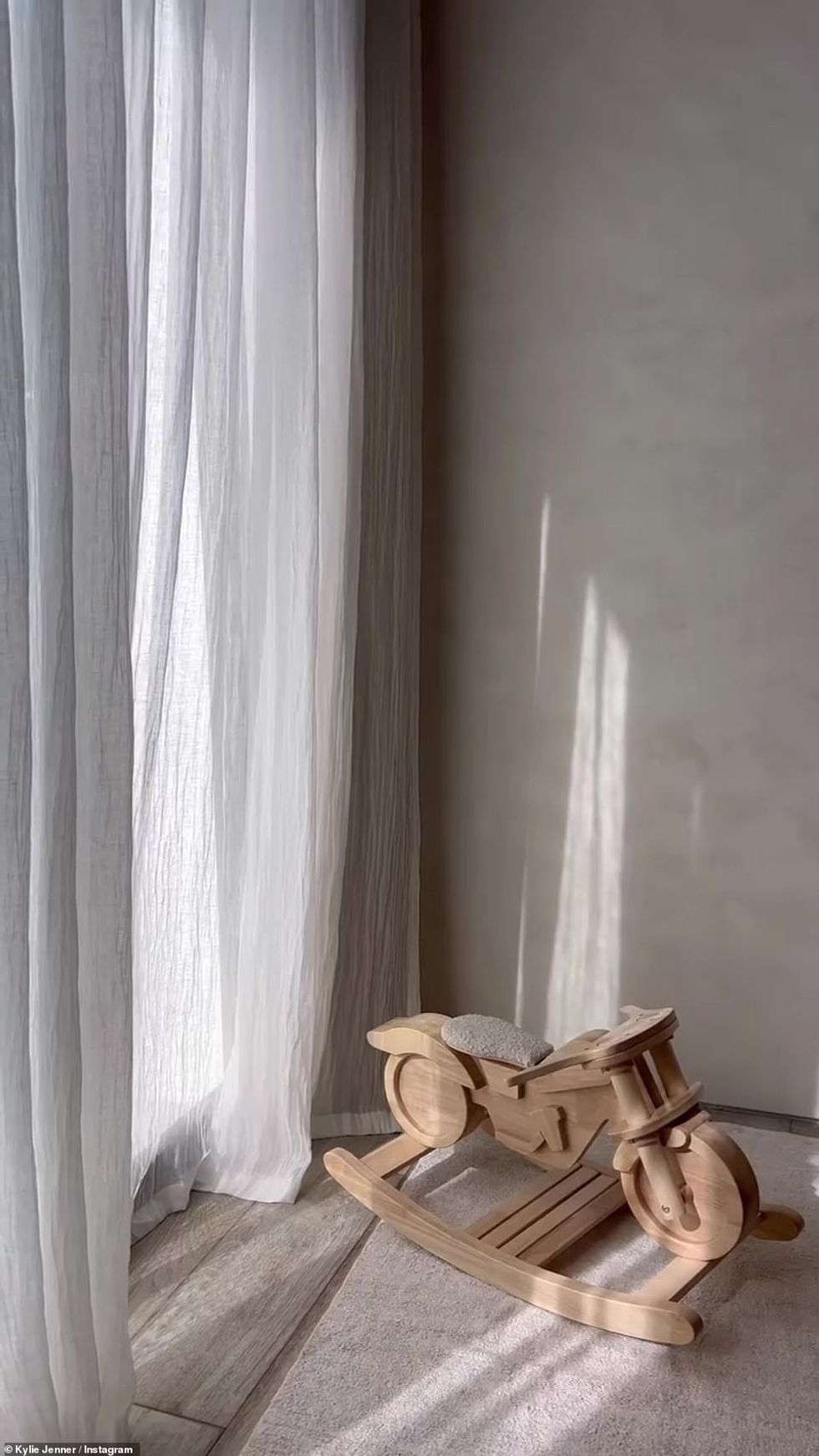 60251943 0 image a 74 1657777902763