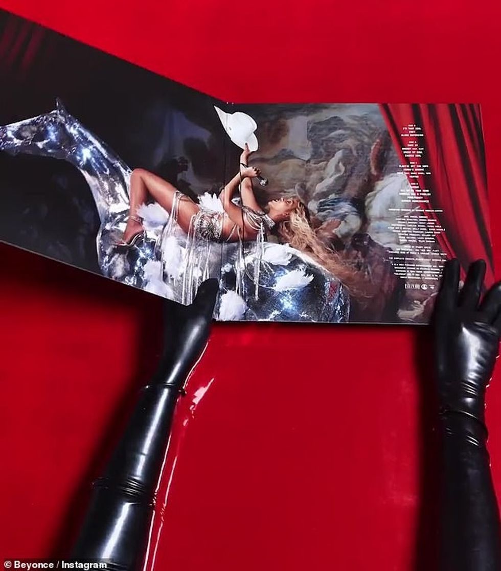 60580403 11054763 The latest Beyonce took to social media Thursday night to share a 20 1658946008215 1