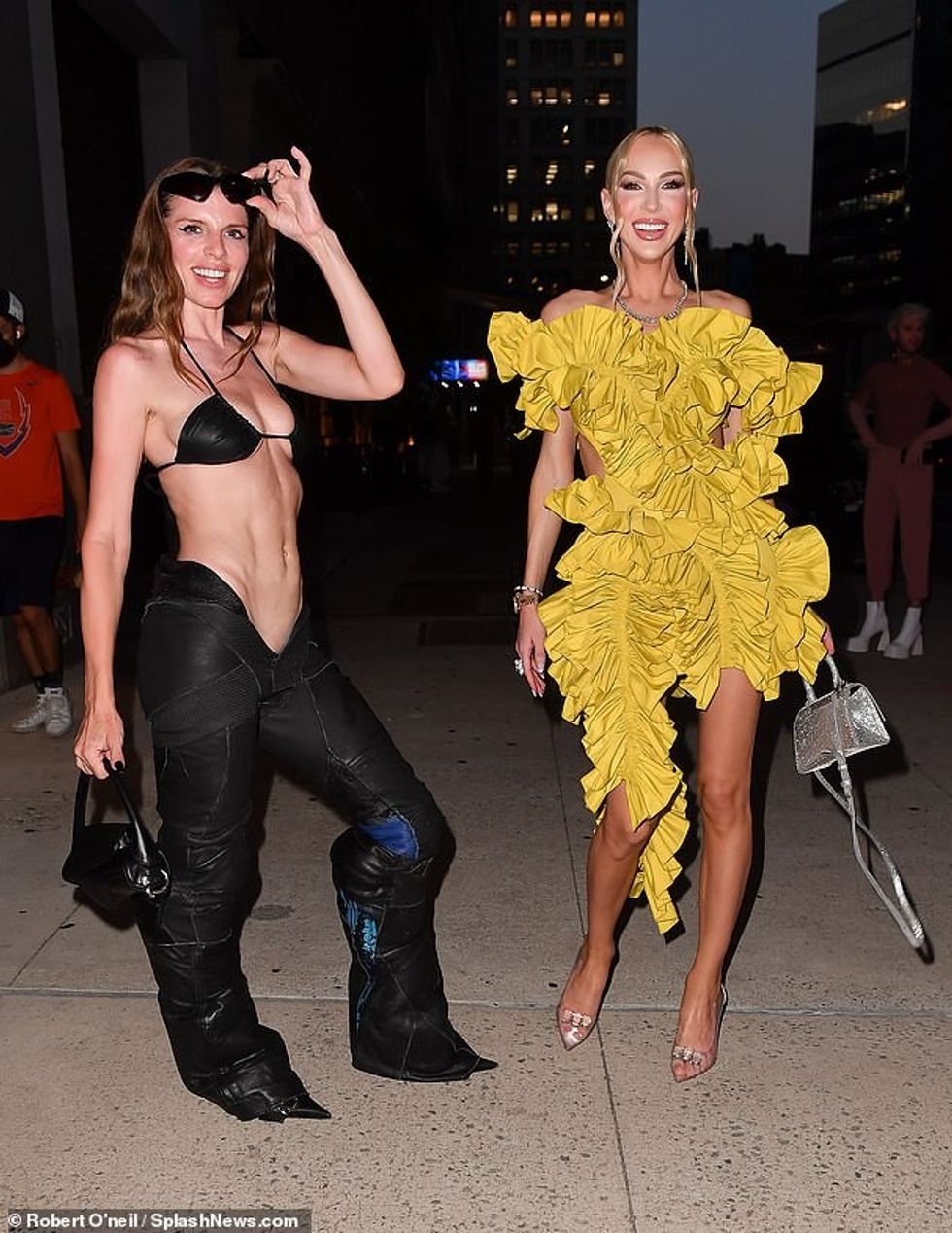 60657577 11045477 Is this Julia Fox s most revealing outfit yet Actress divided op a 26 1658738808308