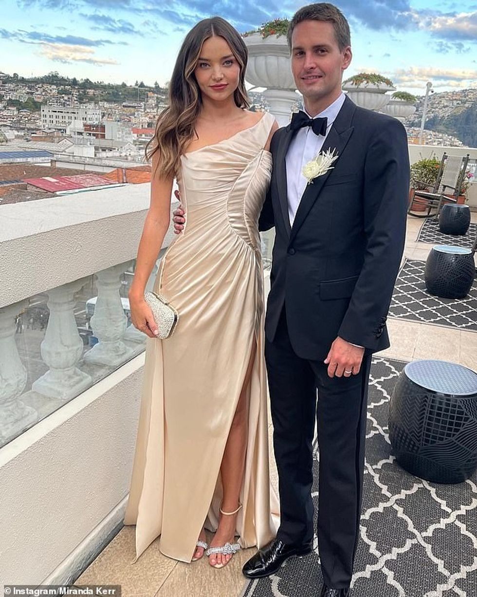 60688265 11048069 Miranda and her husband Evan Spiegel share two sons together a 25 1658793521144