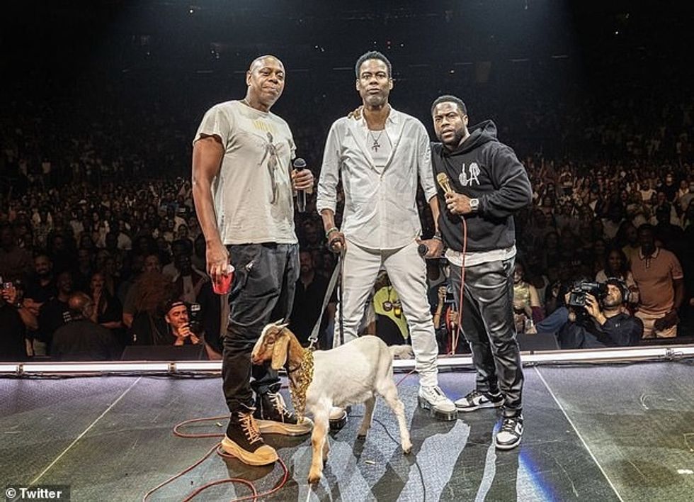 60744921 11053131 Chris Rock took stage alongside Kevin Hart and Dave Chapelle on a 18 1658933898298