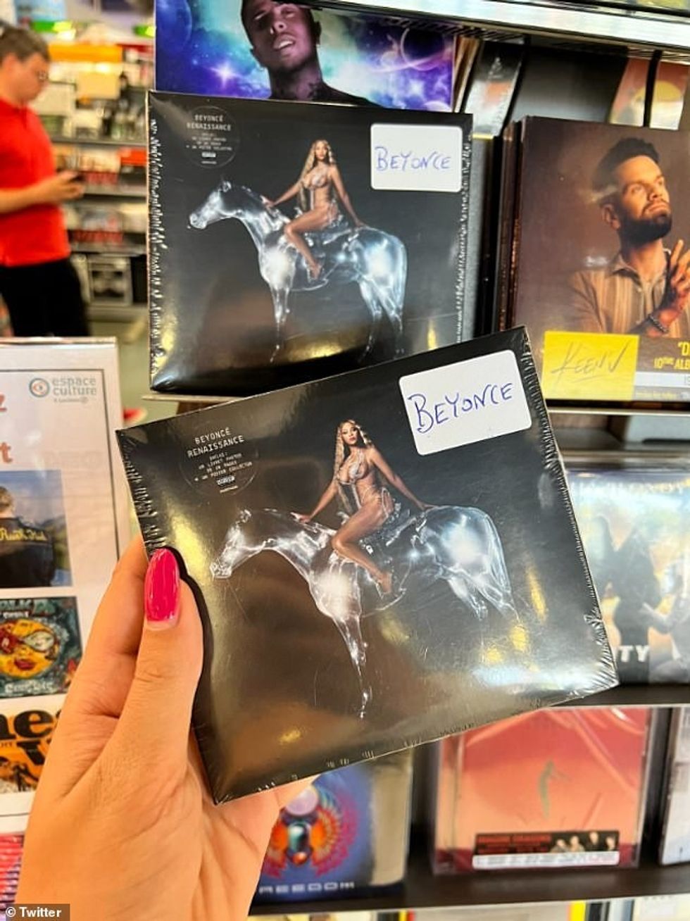 60762309 11054763 Tough break The record which was scheduled to be released on Fri a 13 1658945141382