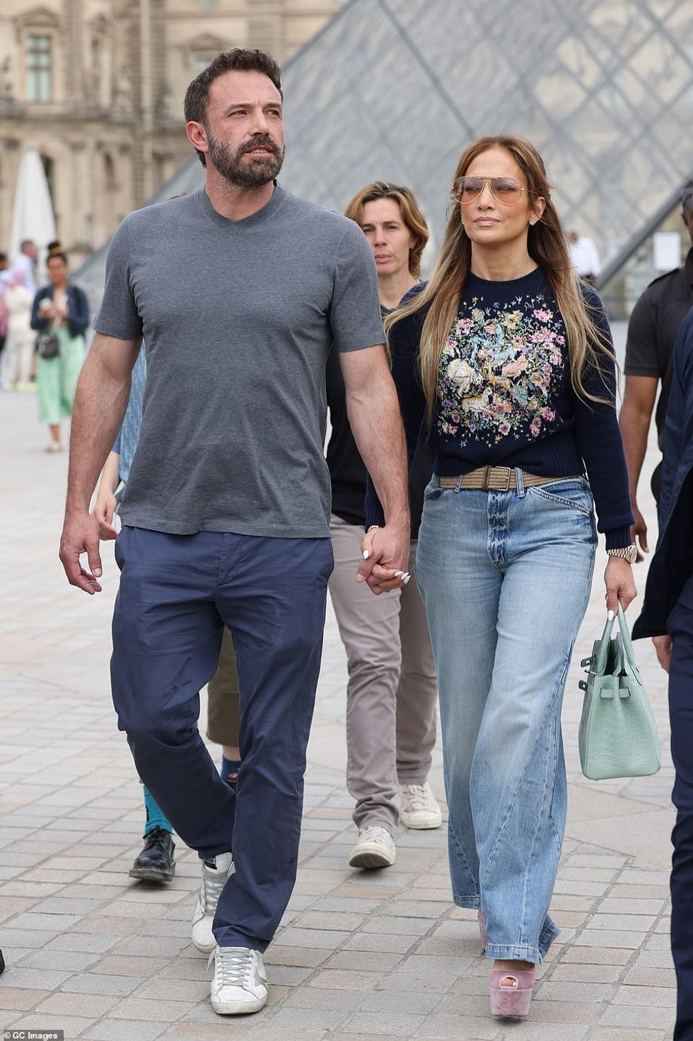 60821783 11060731 Rekindled After 17 years apart Jennifer and Ben rekindled their a 16 1659076211740