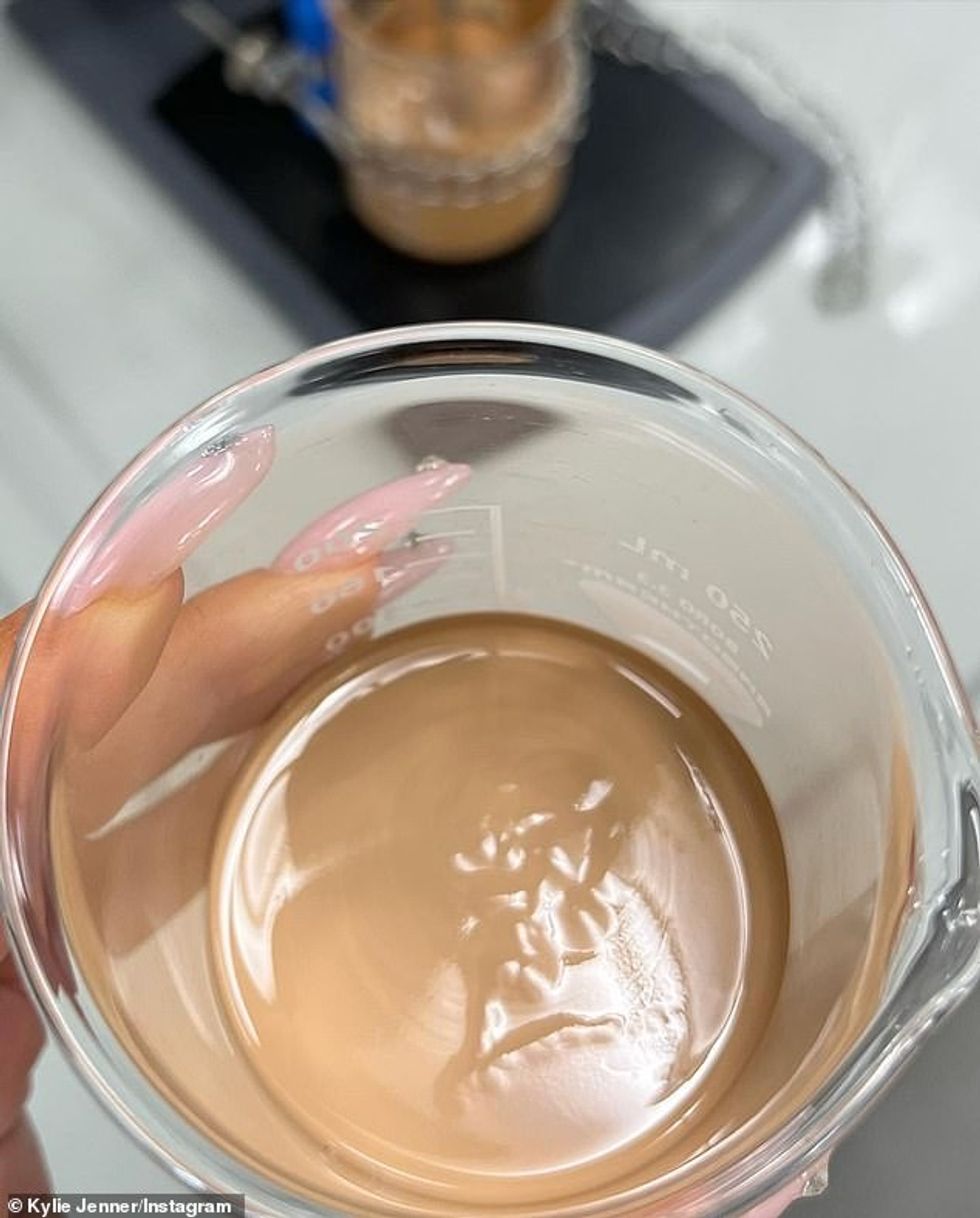 61030787 11077535 Sneak peek In the lab creating new magic for you guys Kylie capt a 13 1659545134814