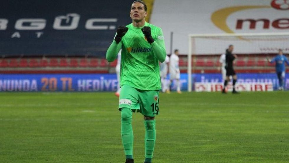 611cb35f66a97c51d07b40a2