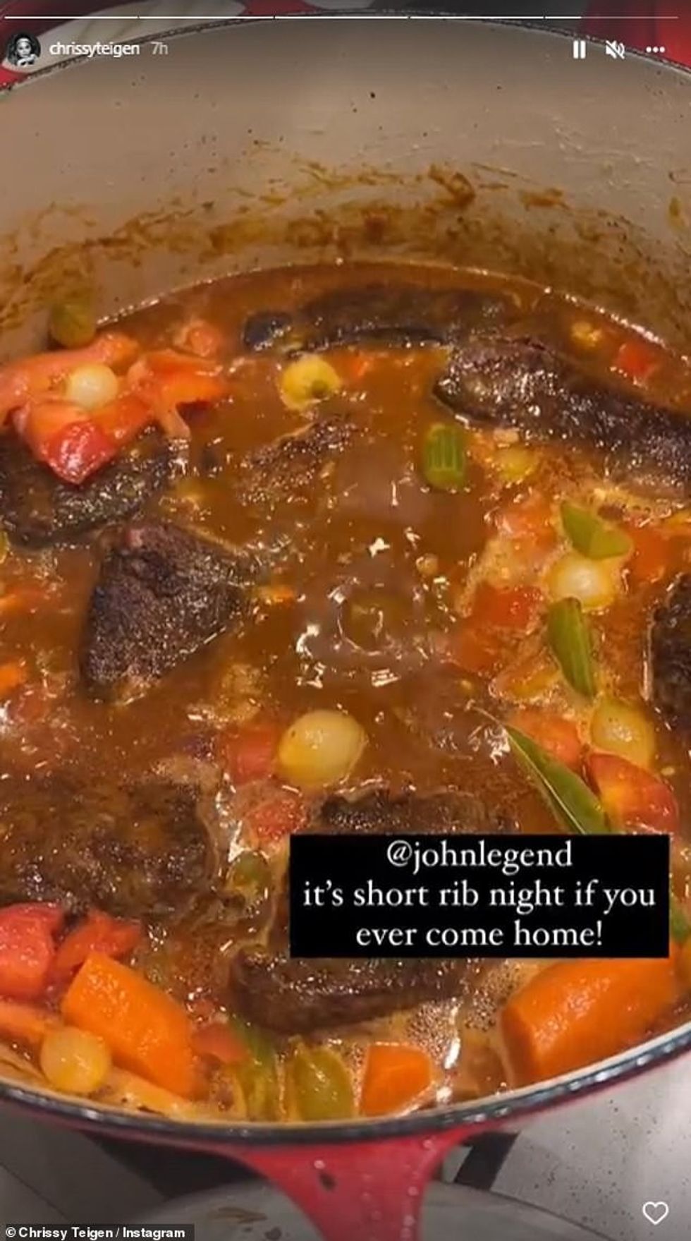 61249635 0 Looks good She later got busy in the kitchen and was cooking up a 17 1660126224725