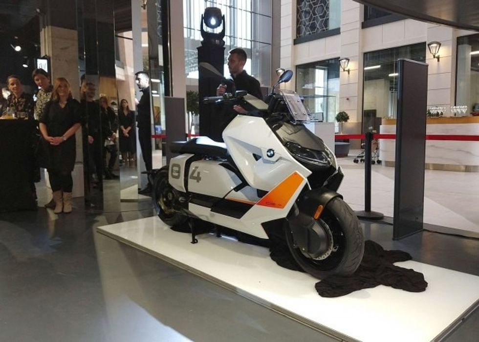 61938484861bb3bb68907a253566836 v4 big