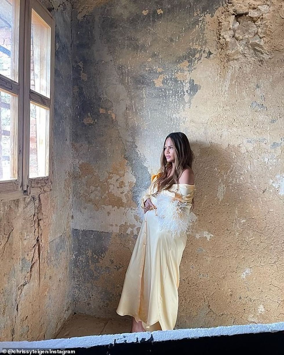 62053329 11179577 Fun caption She captioned the set of photo nabil s number one un a 12 1662335744762