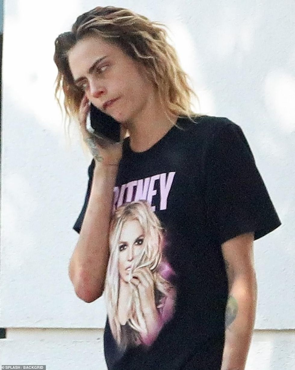 62135649 11186907 In January Cara was reportedly spotted canoodling with old pal S m 8 1662554037180