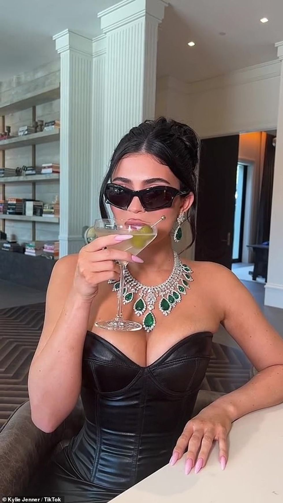 62145821 11188057 image a 37 1662529220963