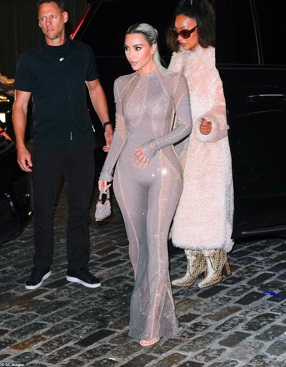 62268703 11198917 Pals La La Anthony and Kim then left together later in the eveni a 174 1662800051460 1