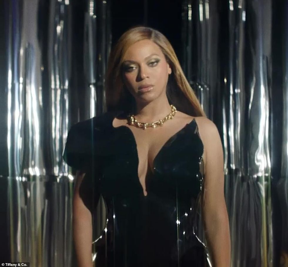 62302193 11202155 B day girl 28 time Grammy winner Beyonc Knowles Carter threw her a 75 1662932102413