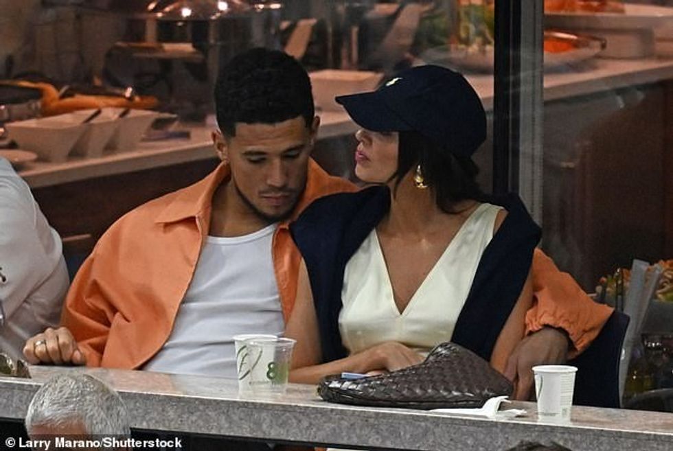 62306293 11202641 First linked The two stars were first seen together in May 2018 a 5 1662980109177