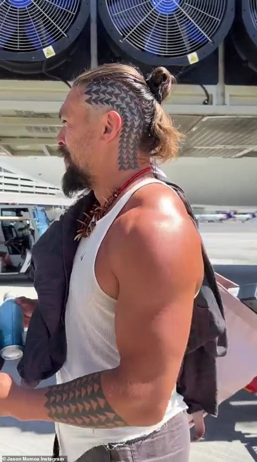 62425923 11214023 The latest Jason Momoa 43 showed off a new tattoo he got on the a 23 1663213627624