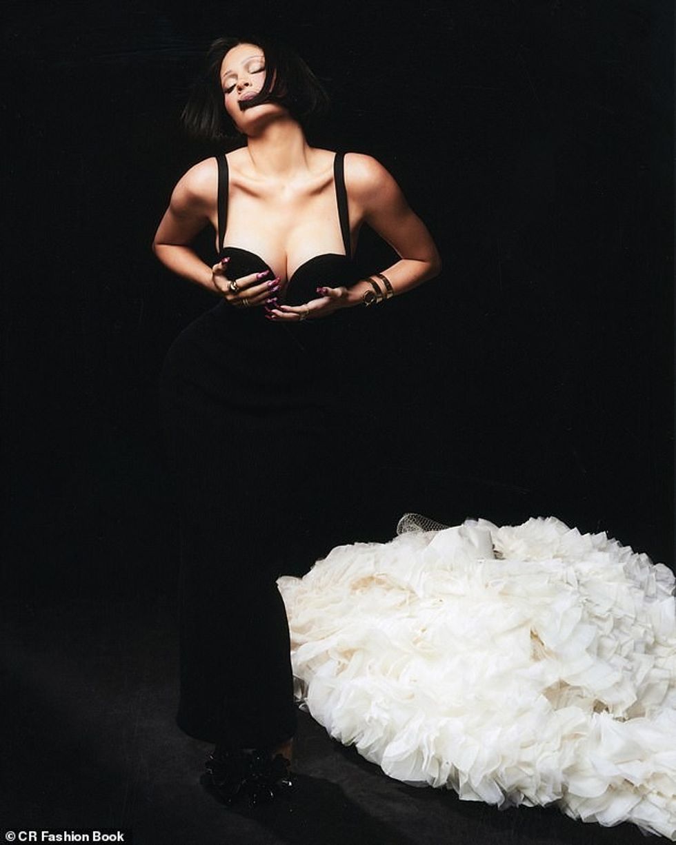 62453947 11216701 Sultry sibling The entrepreneur has also created products for he a 3 1663261805176