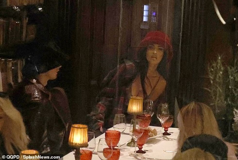 62825665 11252907 Seen Megan was spotted through a window of the upscale restauran a 35 1664242754760