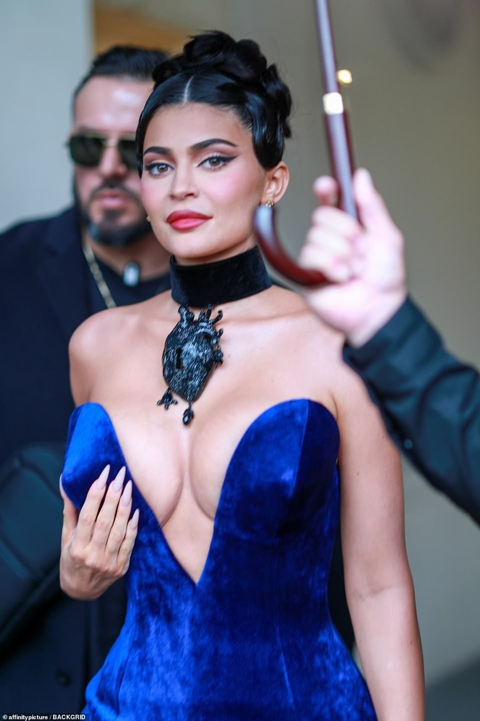 62927177 11262809 Wow Kylie Jenner turned heads in a stunning busty gown as she st a 88 1664459066471