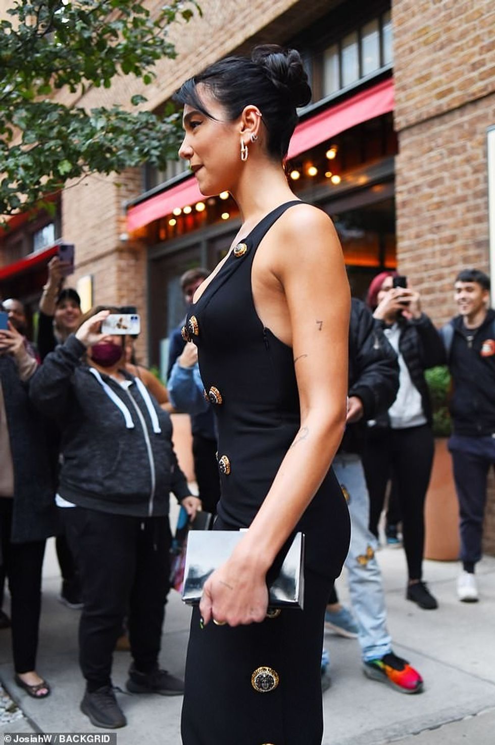 62948079 0 image a 10 1664492817170