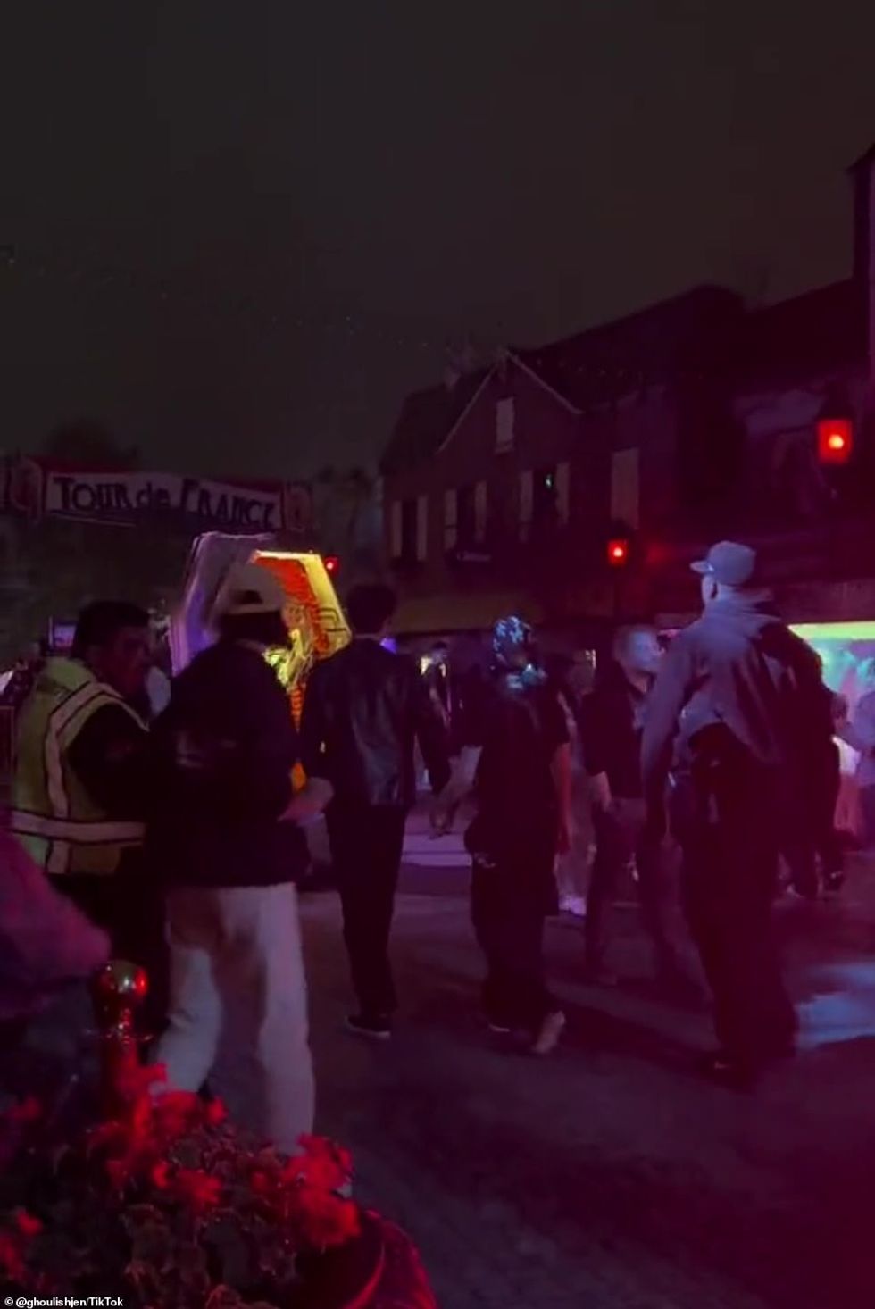 63514679 11333125 Speculation A fan posted a social media video this Friday of two a 79 1666230890488