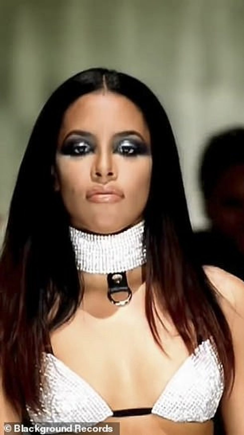 63812411 11350887 Matching The platinum blonde bombshell even donned a similar cho a 99 1666665498016