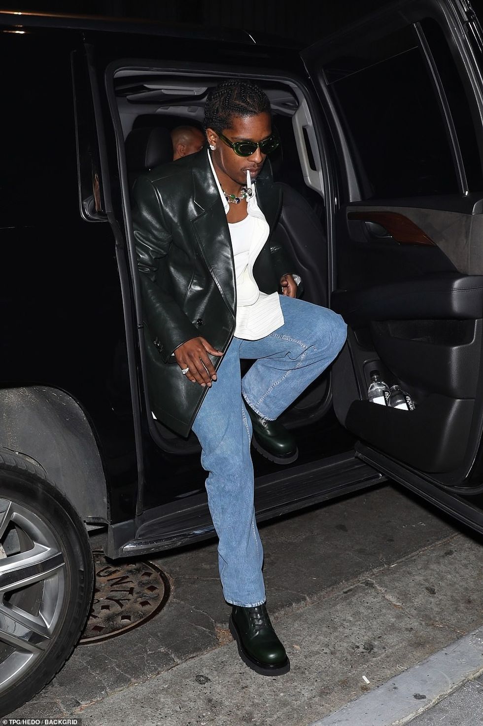 64478741 11420921 Funny While reflecting on her life new life as a mom the Umbrell a 57 1668282720059