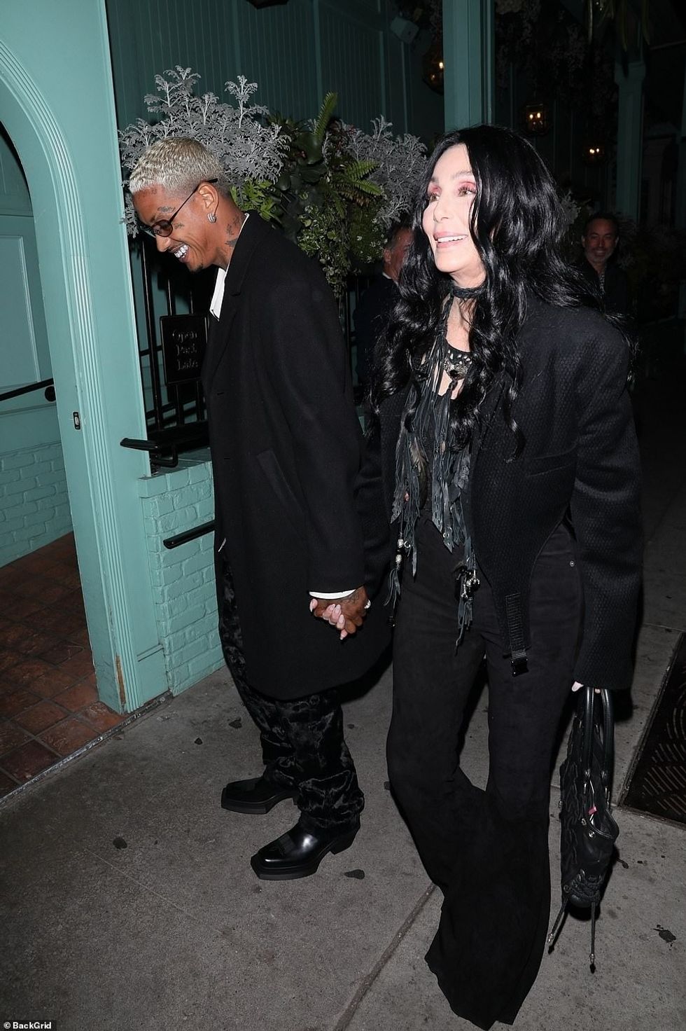 64511441 11424205 No haters Cher hit back at trolls by penning I m Not Defending u a 35 1668389995636