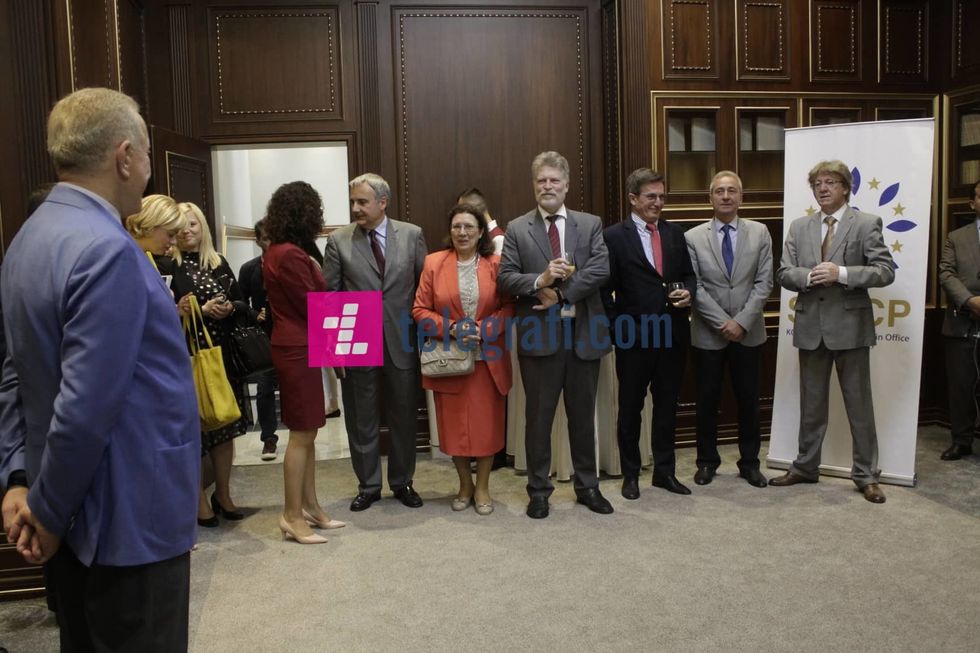 64570823 915526828793153 756055290822000640 n