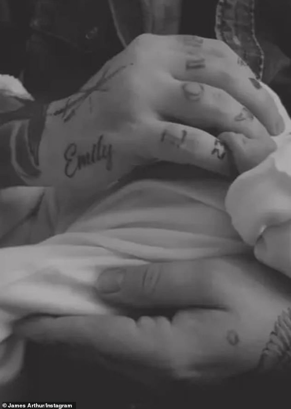 64697443 11444565 Surprise James Arthur shocked fans on Friday when he revealed he m 8 1668788625290