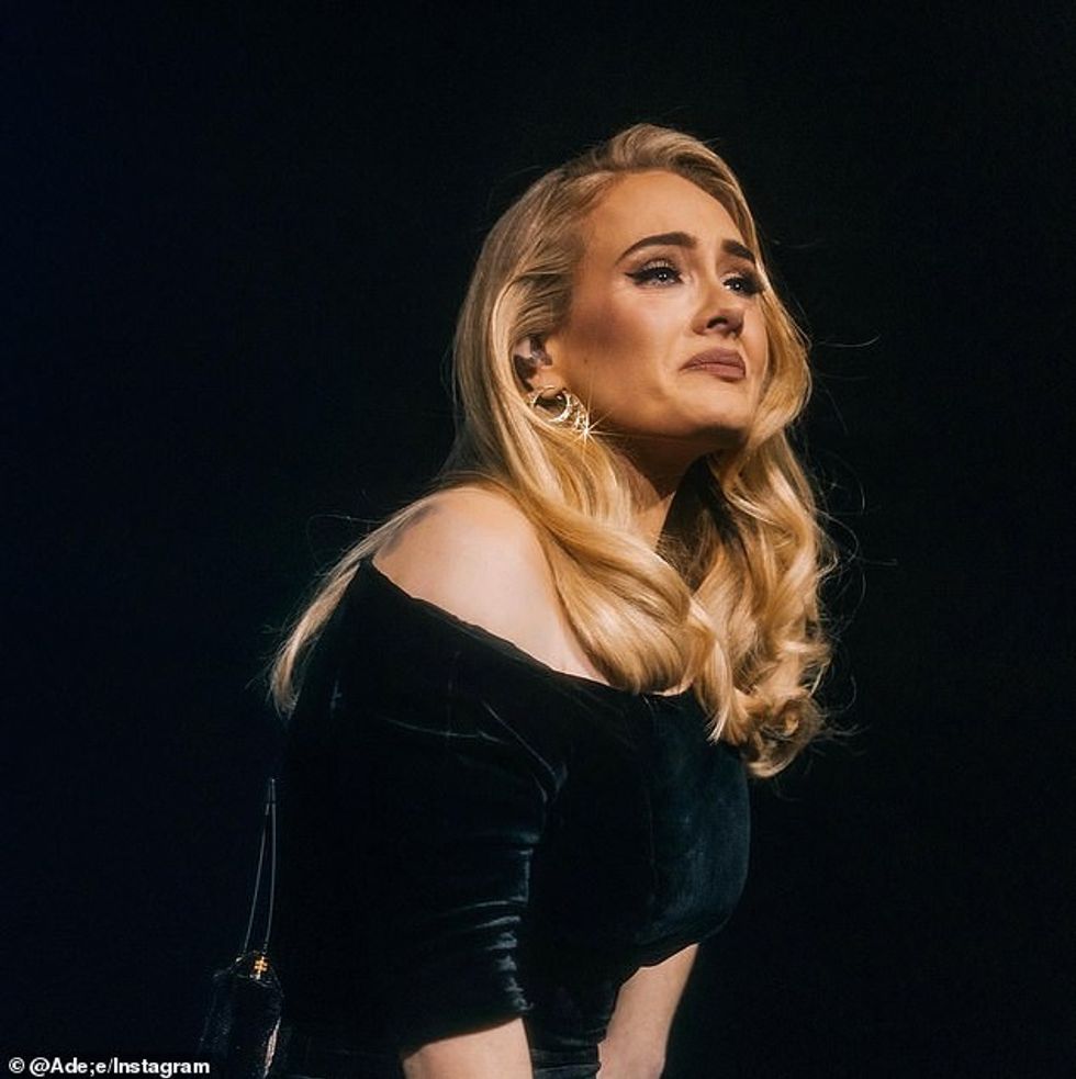 64968833 11472969 Big show Adele 34 has begun her Las Vegas residency performances a 29 1669502759452