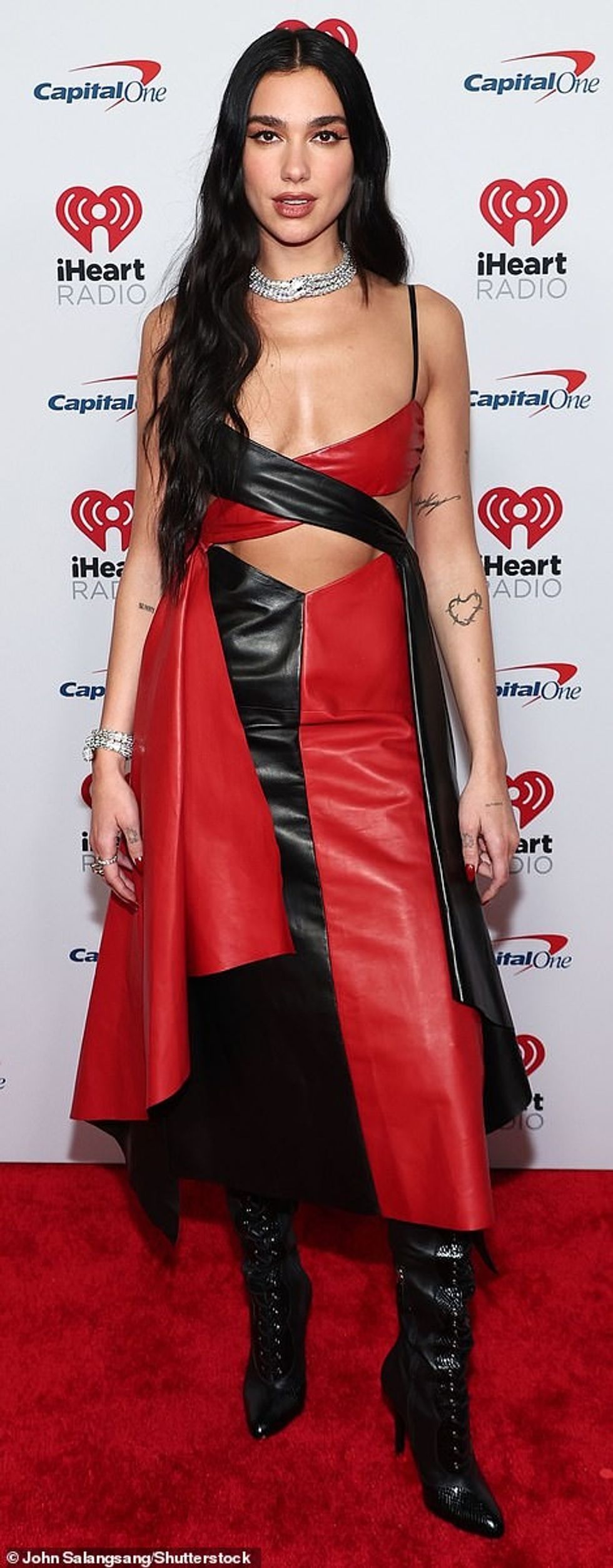 65197753 11497645 Natural beauty Lipa s natural beauty was enhanced with a warm to a 175 1670055978242