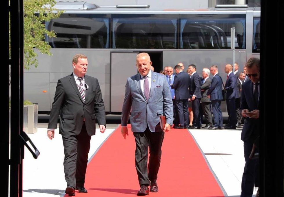 65727267 10161859401220153 2117613825493565440 n