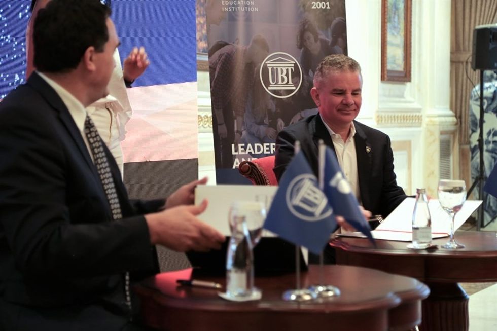 66173229 407625283429316 1011708602026557440 n