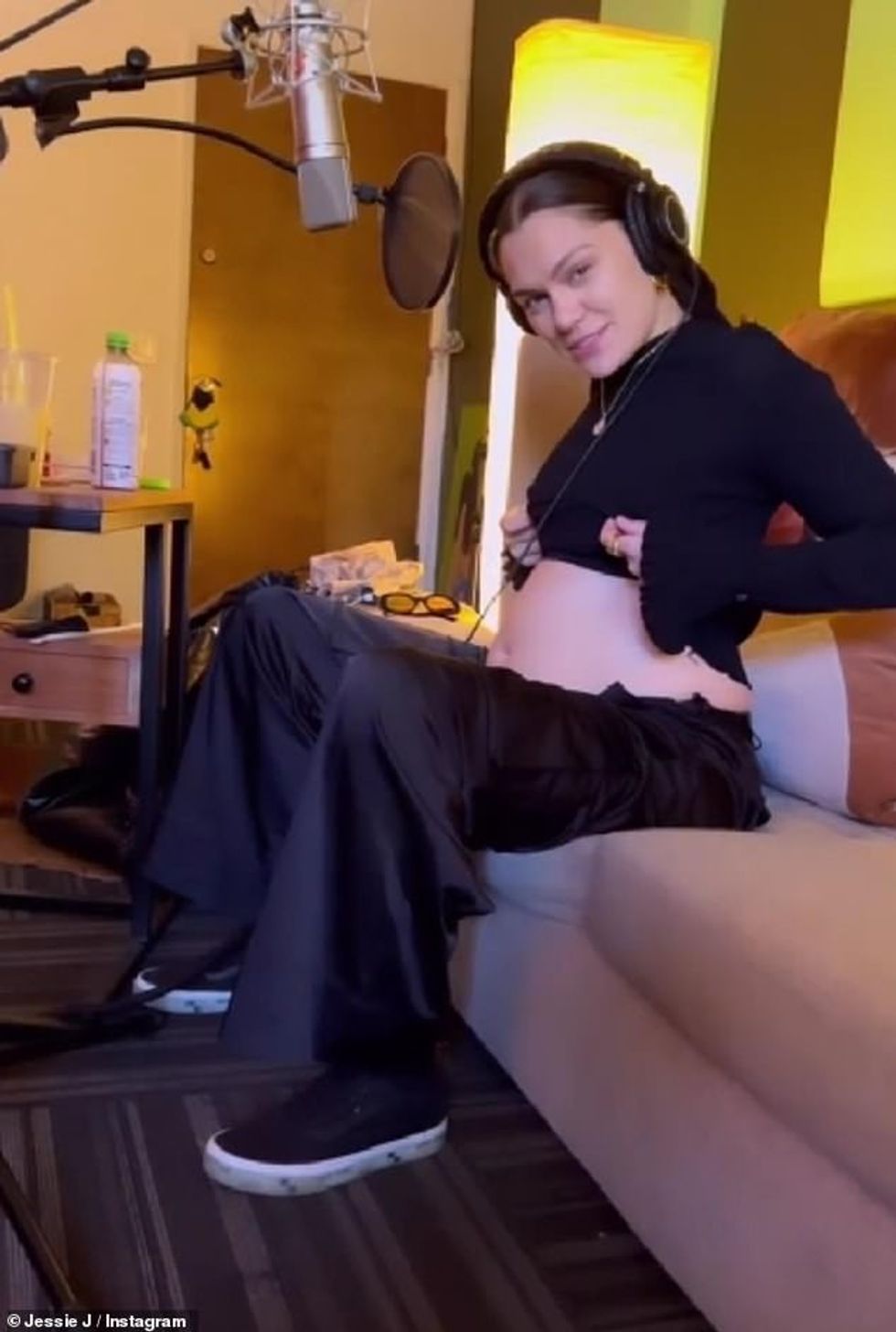 66283837 11608047 Over the moon Jessie was clearly thrilled at the prospect of bec a 64 1673042001416