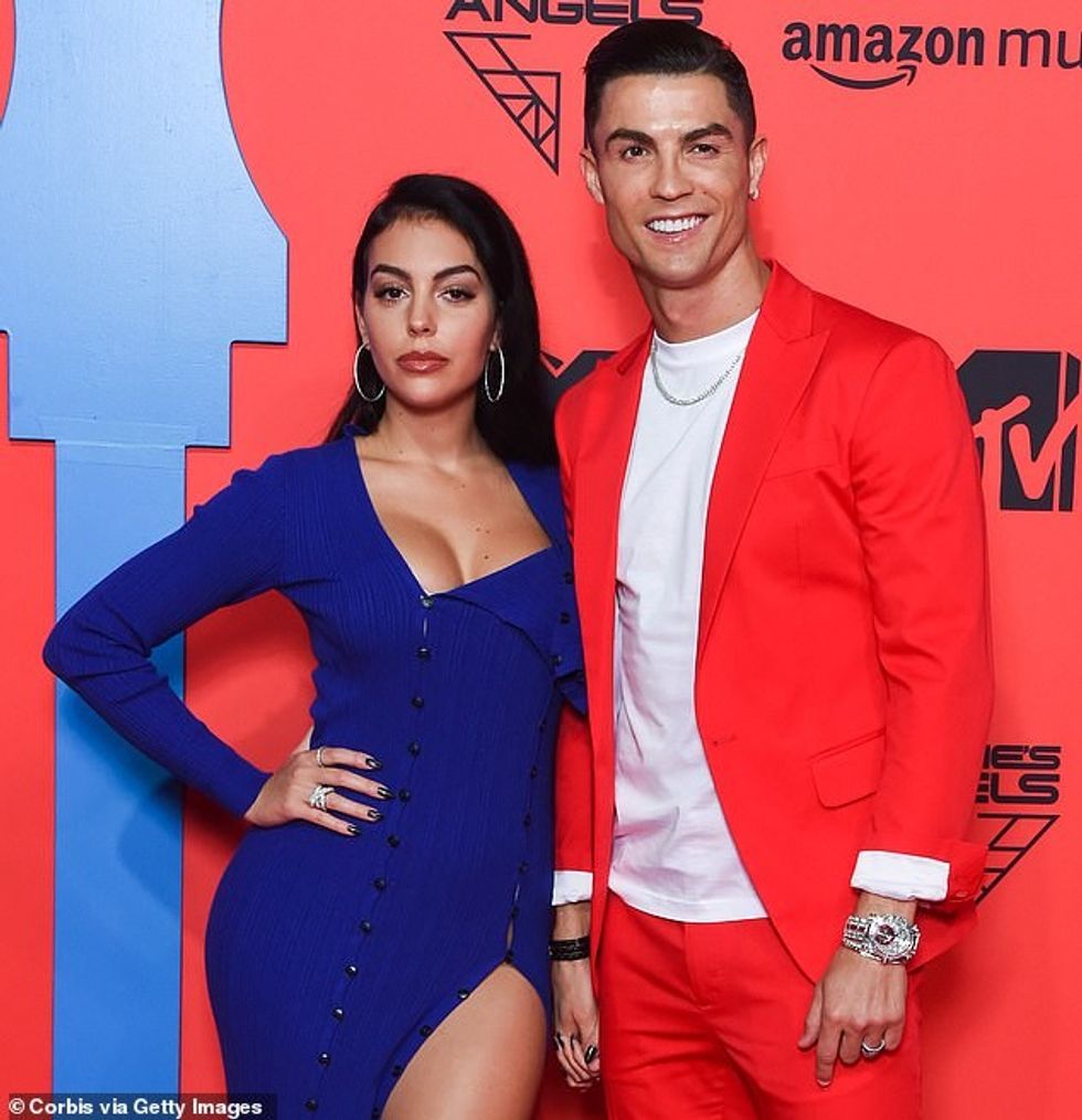 66355105 11613993 Georgina Rodriguez and Cristiano Ronaldo attend the MTV EMAs 201 m 9 1673254699619