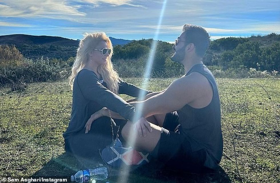 66578109 11635771 Meditation On Christmas day Sam posted a photo of the two of the a 31 1673726645316