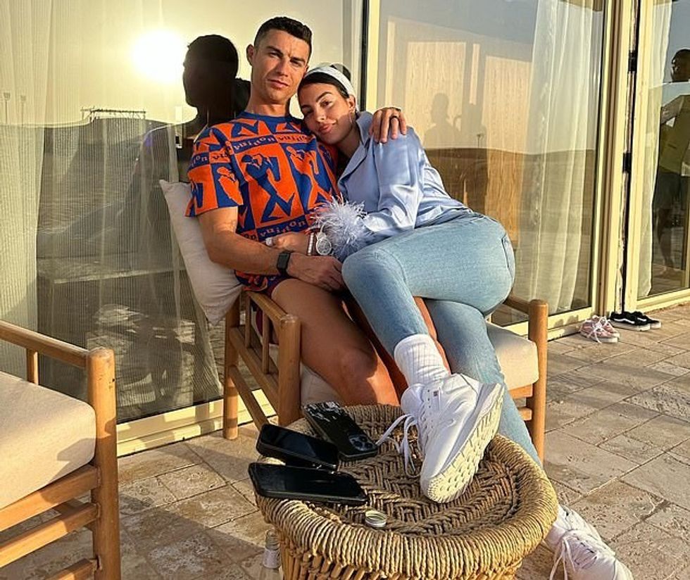 68738995 11863607 Praising her footballer partner for helping her get through the m 1 1678895853817