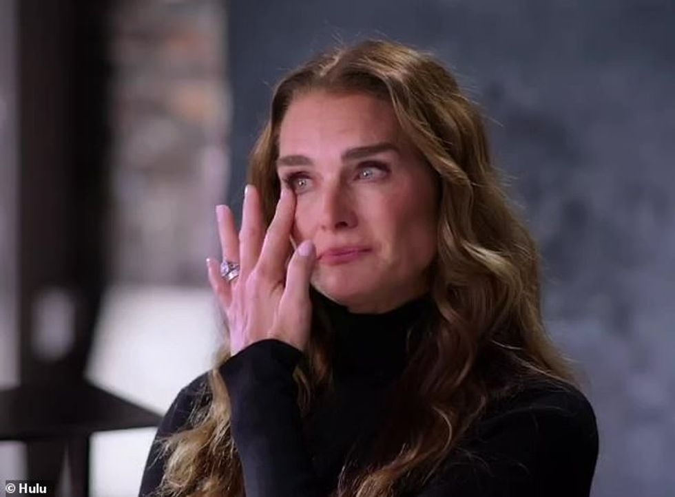 68942889 11904413 Emotional Brooke Shields got emotional while confronting her own a 32 1679881388723
