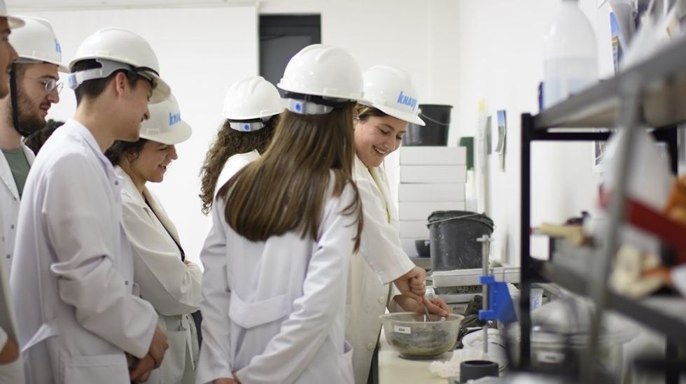 69364651 943427525999640 3869876558600601600 n