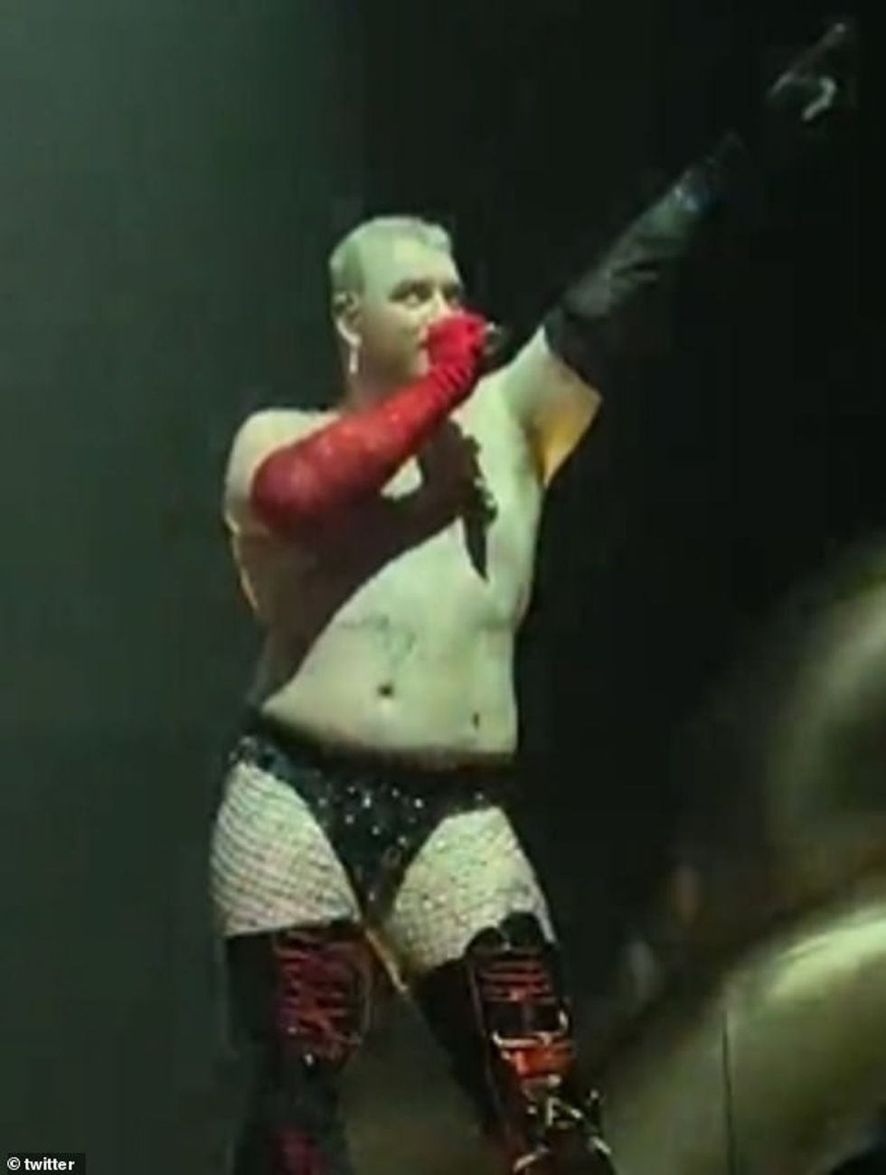 69820989 11972053 image a 24 1681457834124