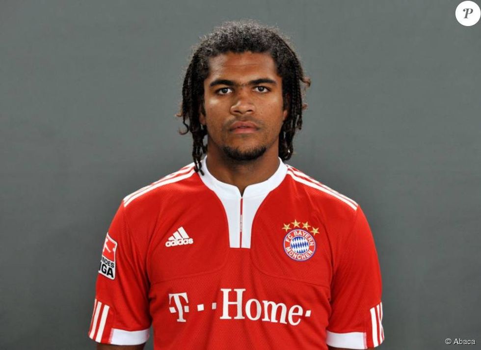 701645 breno joueur du bayern munich a 2