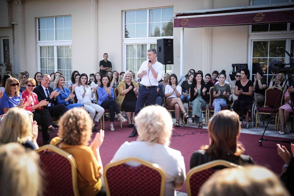 70463555 1682954261834441 8506369788438642688 n