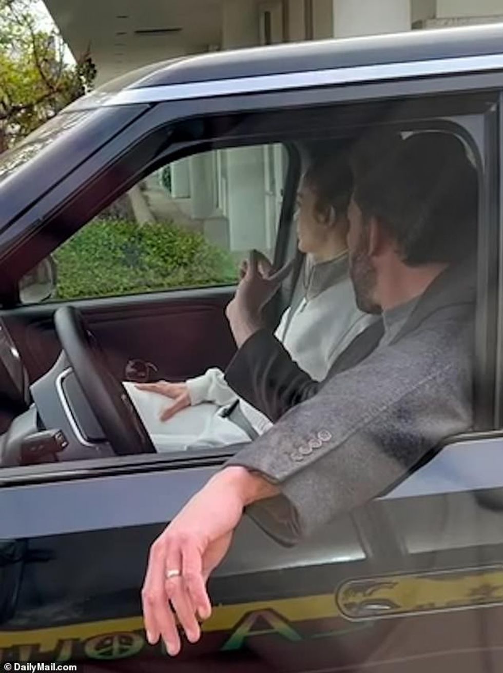 70929255 12078457 Ben and Jennifer tied the knot in August 2022 after rekindling t a 25 1683991903430