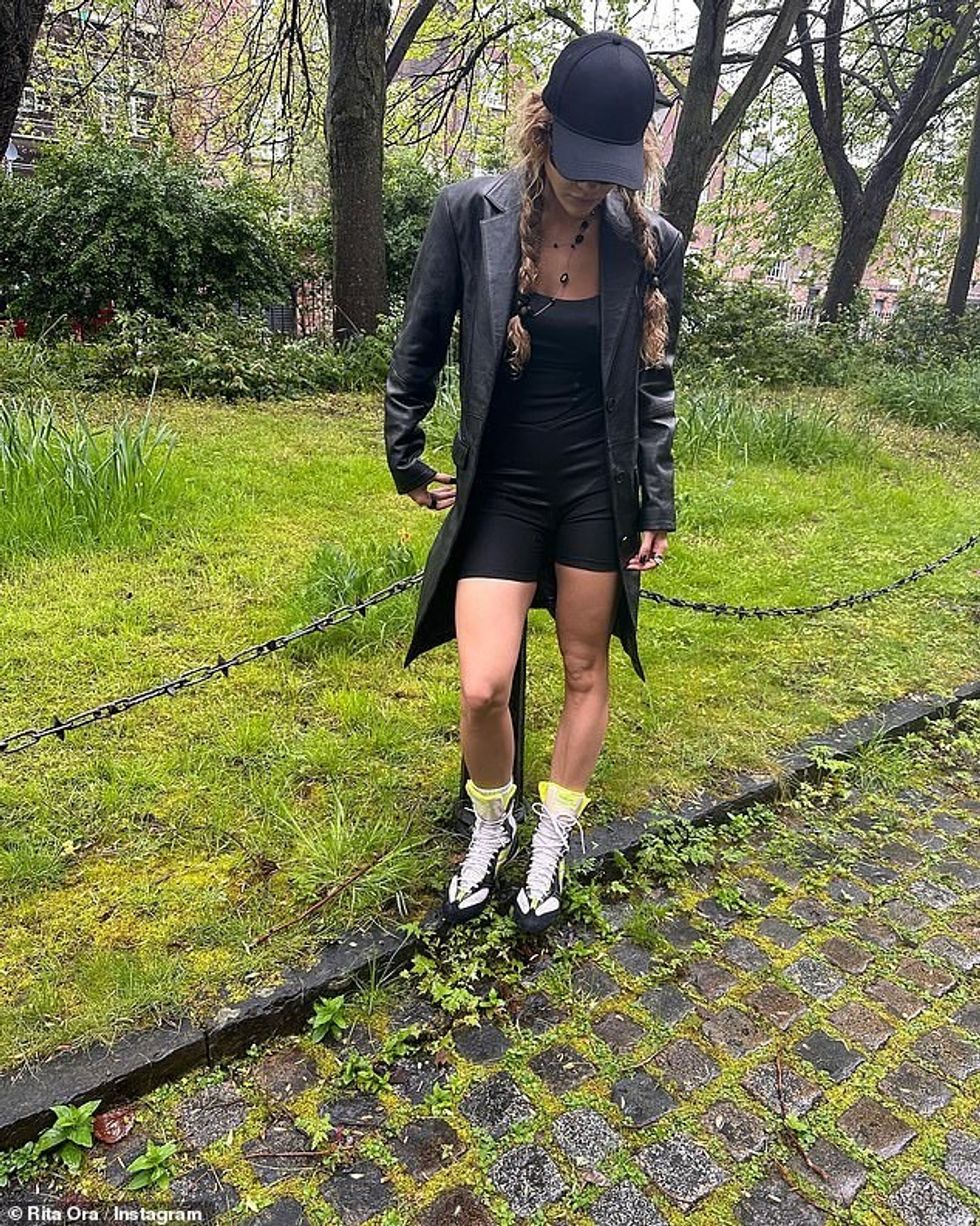 70930359 12078797 Alongside the update she wrote Back in the Australian flag emoji a 53 1683931822132