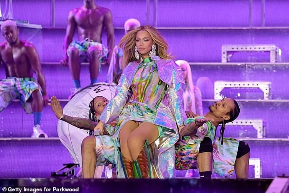 71082927 12198585 Smash hits Her full setlist has been revealed as she is set to i a 26 1686833761059