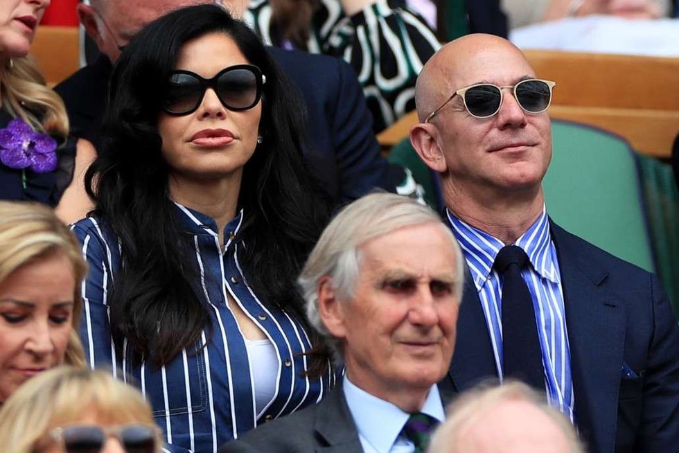 71419 lauren sanchez jeff bezos main