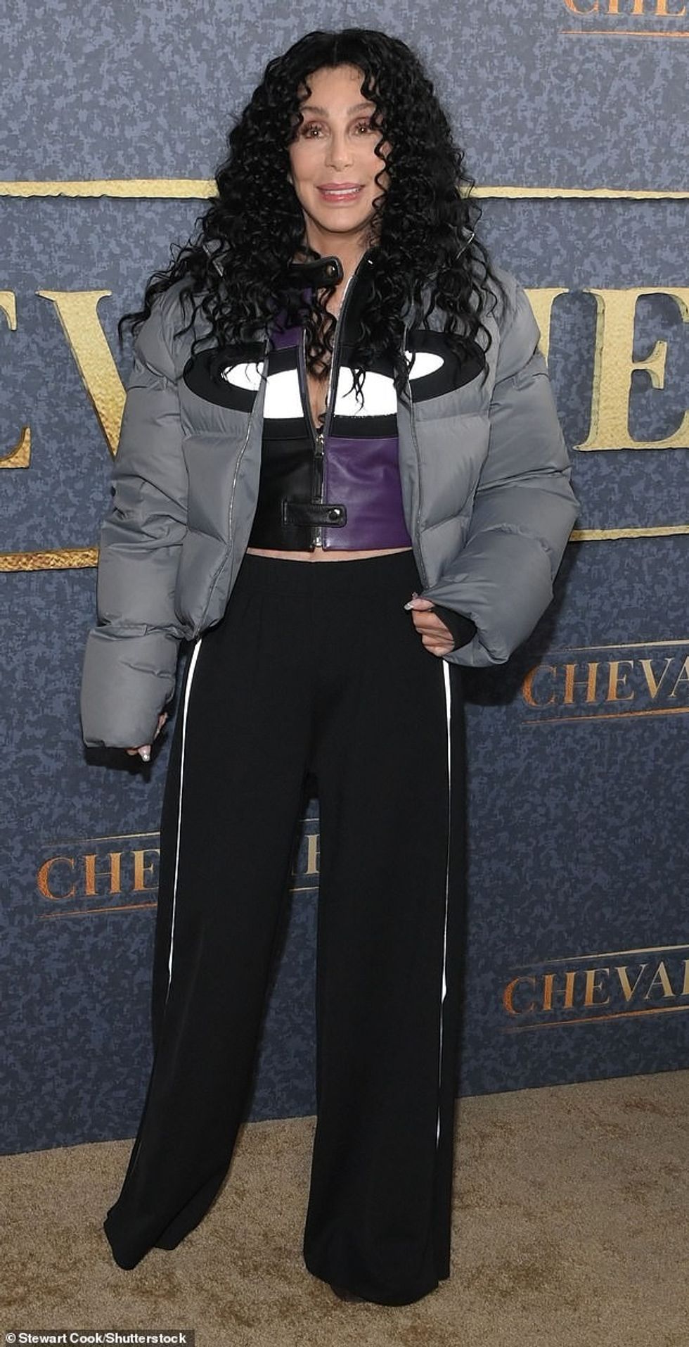 71495225 12132931 She gave me a pair of shoes the last time I saw her Cher reveal a 17 1685262075702