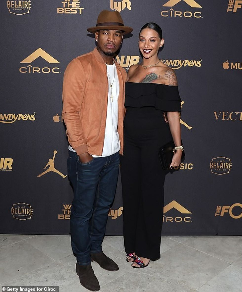 72215055 12203227 All business Ne Yo and his ex wife Crystal Renay 36 appeared tog a 31 1686929116653
